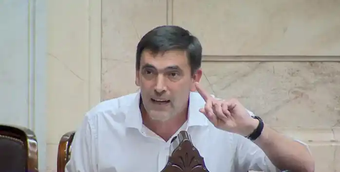 Iparraguirre cargó contra los diputados que defienden las "fichas sucias" de los negocios del juego