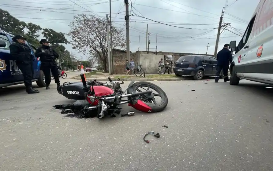 Un herido tras un accidente de tránsito en Gálvez y Río de Janeiro