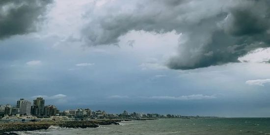 Continúa el mal clima: Rige doble alerta meteorológico para la costa bonaerense