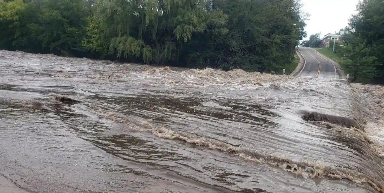 Grave temporal en Santa María y Calamuchita: tormentas furiosas, destrozos y crecida del río