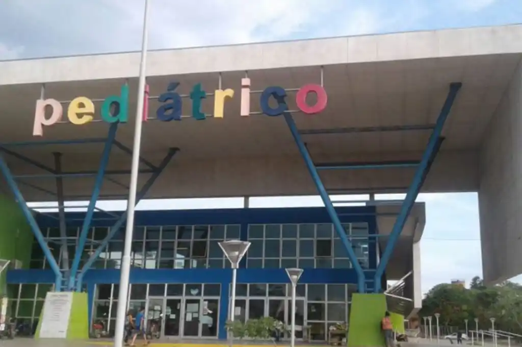 El menor fue derivado de urgencia al Hospital Pediátrico Dr. Avelino L. Castelán de Resistencia, pero no logró sobrevivir.