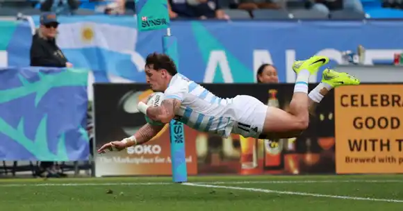 Los Pumas 7´s y Las Yaguaretés comenzaron su participación en Los Ángeles