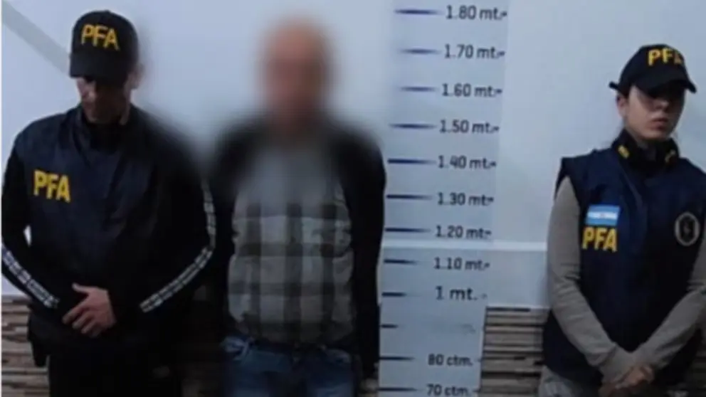 El prófugo de la Justicia acusado de abuso sexual en perjuicio de una menor de edad en Santiago del Estero fue detenido en Mar del Plata por efectivos de la Policía Federal Argentina