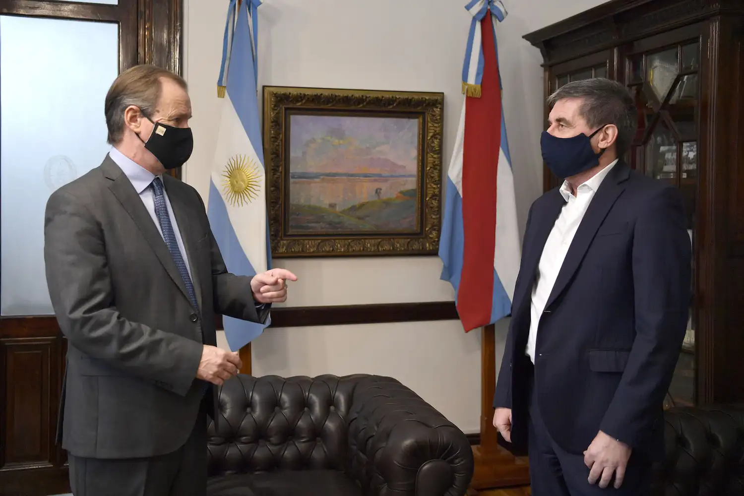 Bordet comienza la renegociación de la deuda y destina $150 millones a los municipios