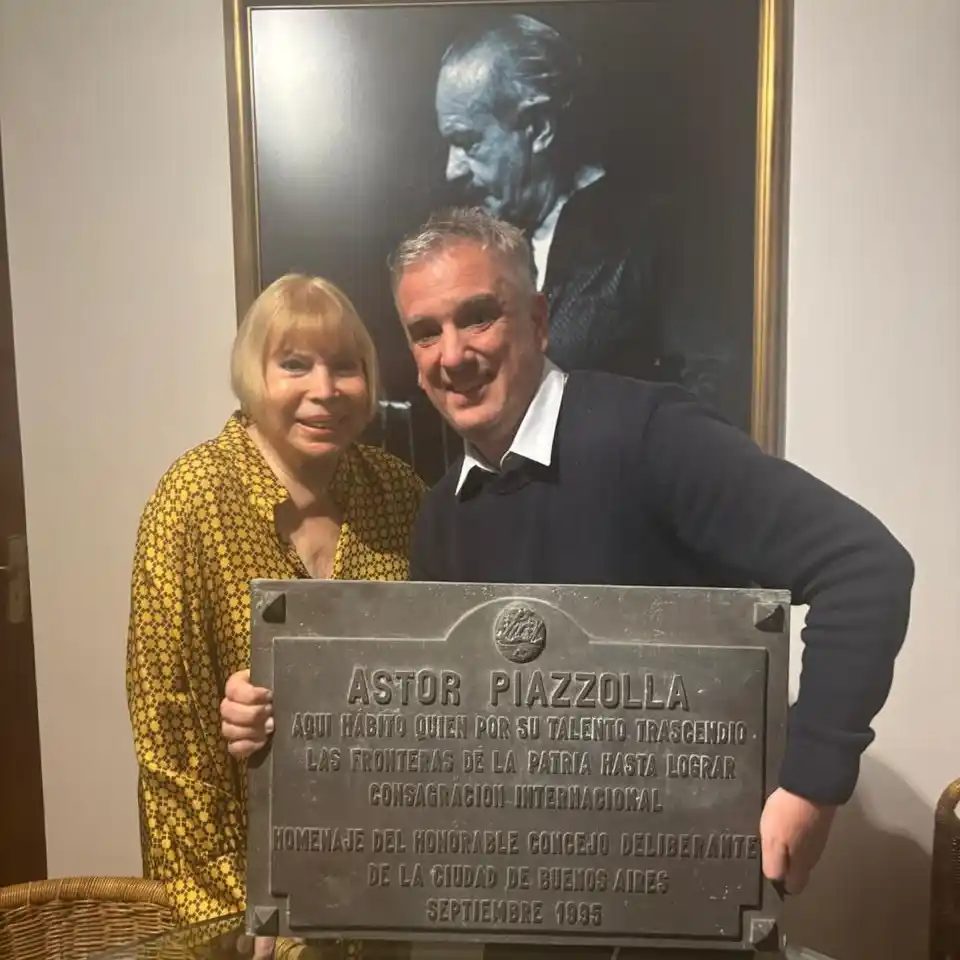Tras un emotivo encuentro, Marcelo González impulsa nombrar “Astor Piazzolla” al foyer del Teatro Tronador