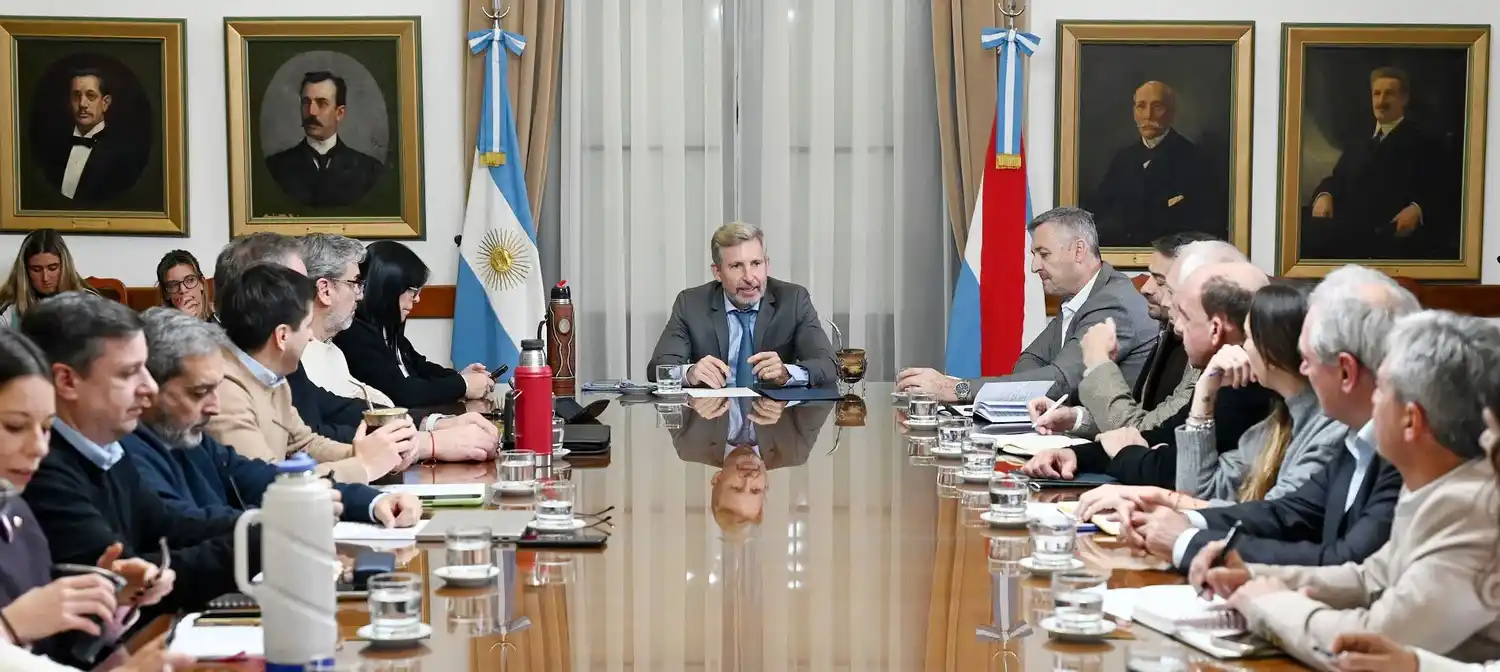 Frigerio encabezó una nueva reunión de gabinete con eje en obras viales y gestión
