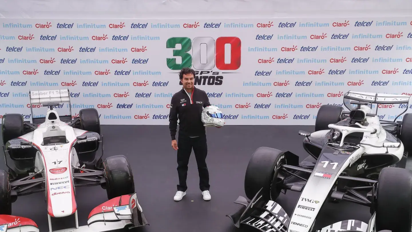 Sergio Pérez celebra su carrera 300 en el Gran Premio de México