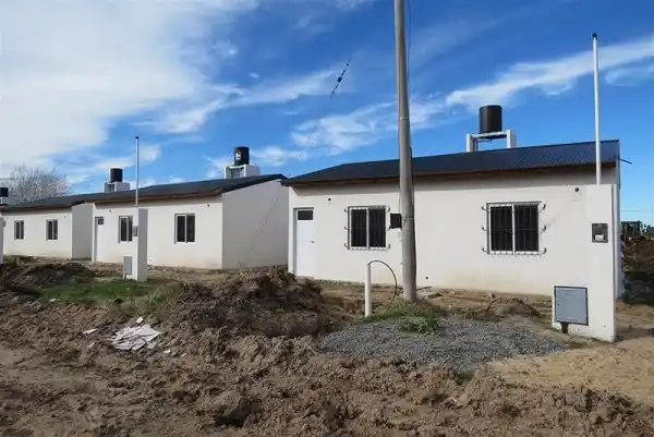 Dolores: Entregan las viviendas del "Plan Construyamos Juntos"