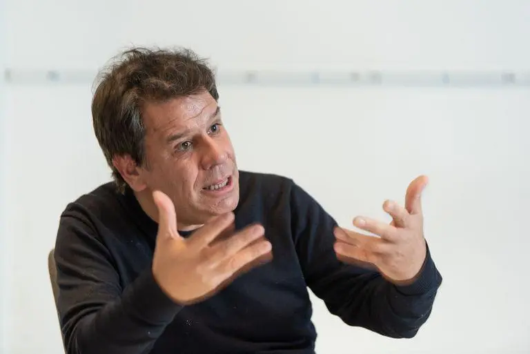 Cruje la interna en Juntos: Facundo Manes denunció que en el PRO hacen "campaña sucia" y rompen sus carteles