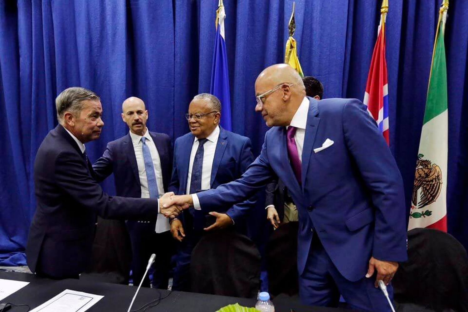 ¿LEVANTAR LAS INHABILITACIONES y liberar a presos políticos? Blyde aclara el verdadero alcance del acuerdo de Barbados