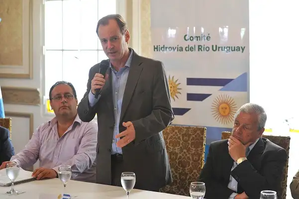 Bordet se comprometió a seguir dialogando con los docentes