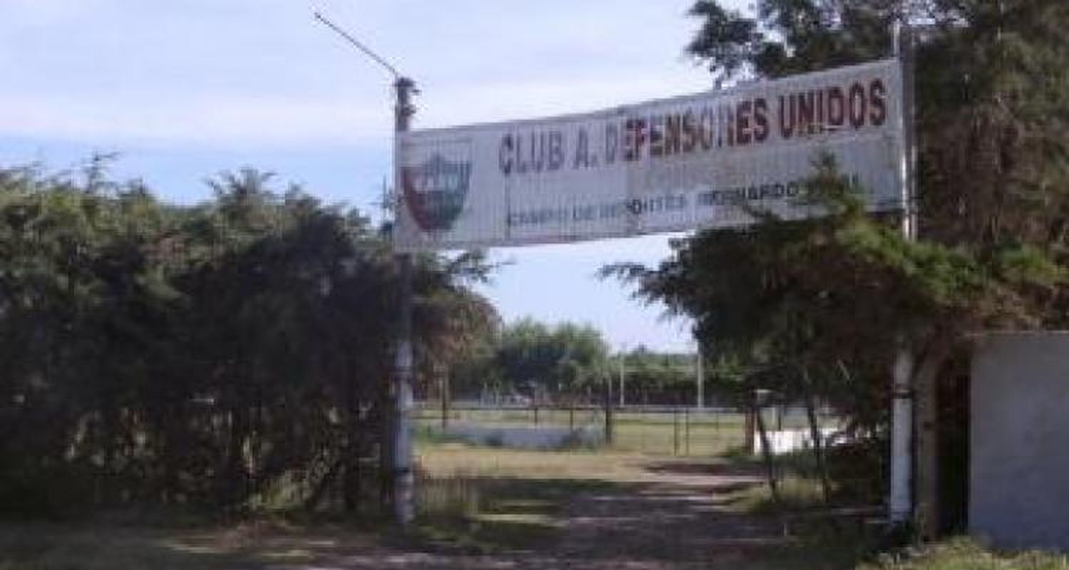 Robos y destrozos en la cancha de Defensores Unidos