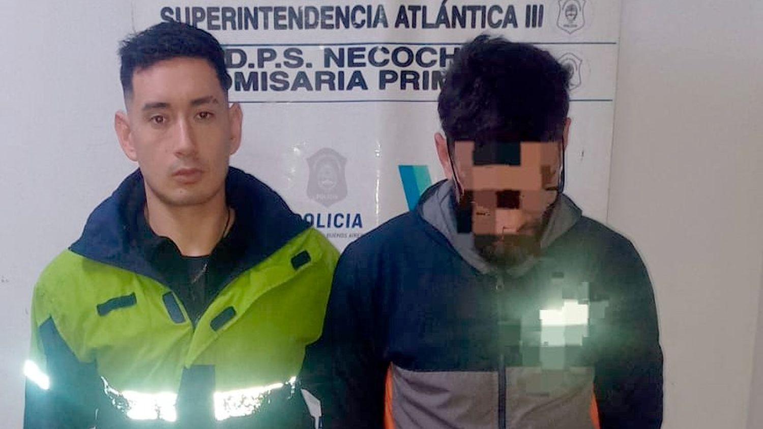 Alojado. En Comisaría Primera