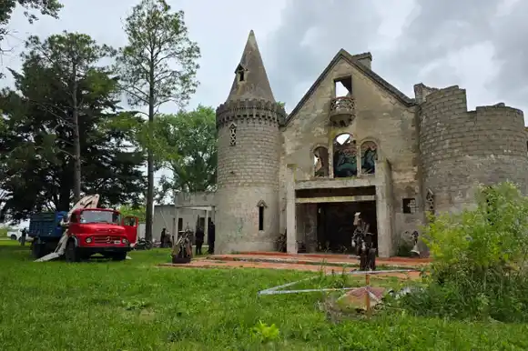 Desalojaron el predio del Castillo de la Amistad tras una orden judicial