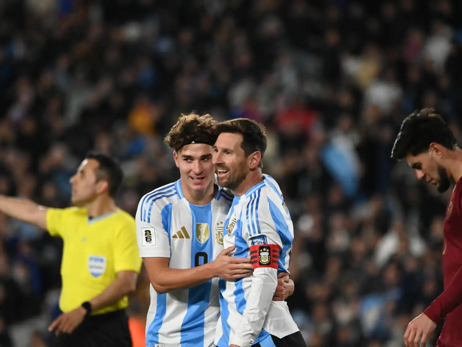 Con una actuación estelar de Messi, la Selección Argentina goleó a Venezuela por las Eliminatorias