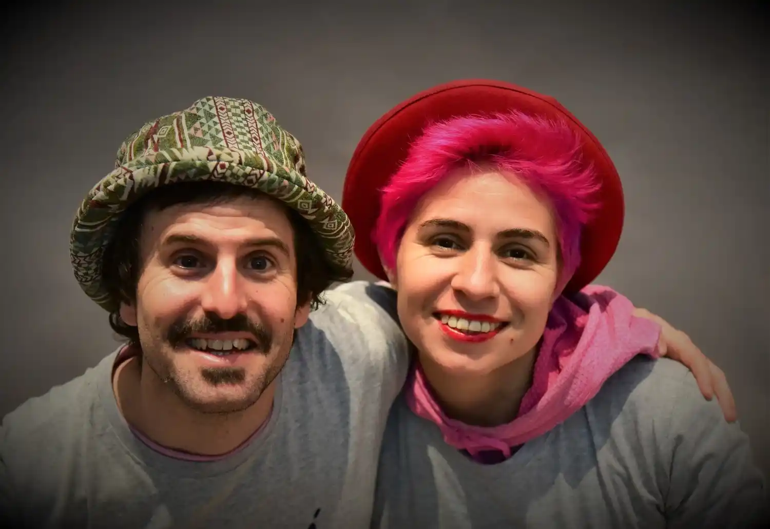 Miguel Manzano e Iskándara Chat trajeron el malabarismo funcional a la ciudad.