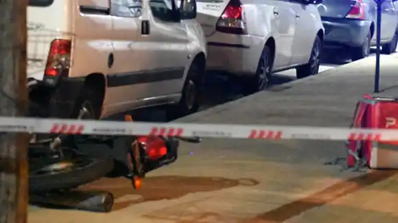 Conmoción en Tres de Febrero: asesinaron a un delivery para robarle la moto