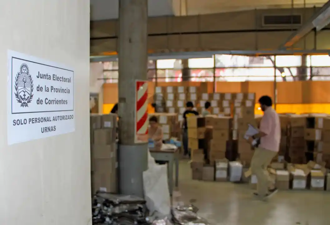 Hasta las 18 se vota en la provincia de Corrientes. A partir de las 21 se conocerán los primeros resultados