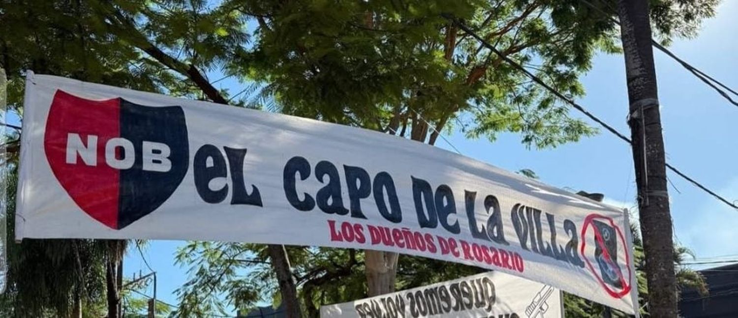 Misiones: investigan la aparición de pasacalles con mensajes intimidatorios que llevan el escudo de Newell's