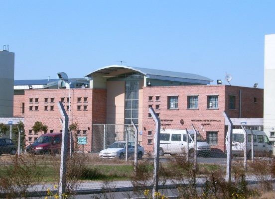 Trasladaron a Lomas de Zamora a un joven de 17 años autor de múltiples delitos, acusado de robo calificado