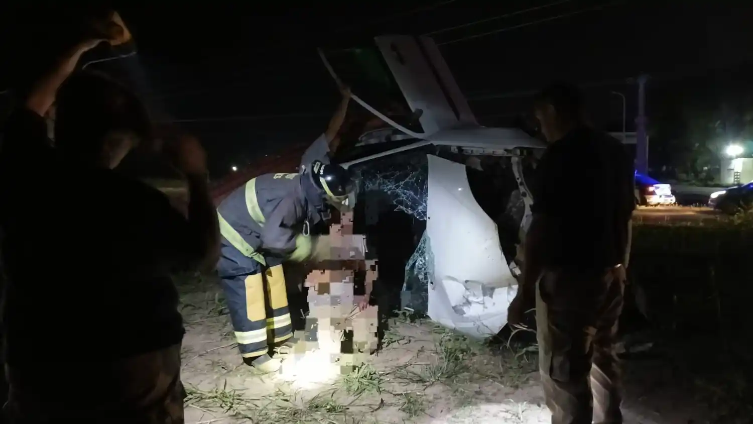 Un automovilista quedó atrapado y resultó herido tras volcar en la rotonda de la Ruta Provincial 70