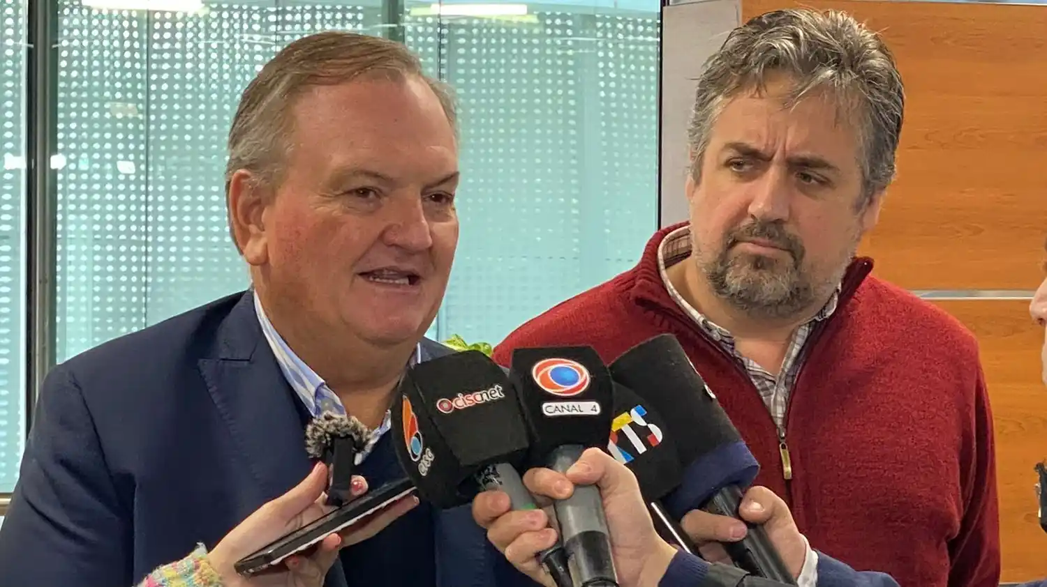 El ministro de Justicia y Seguridad, Pablo Cococcioni junto el senador por el departamento San Cristóbal, Felipe Michlig.