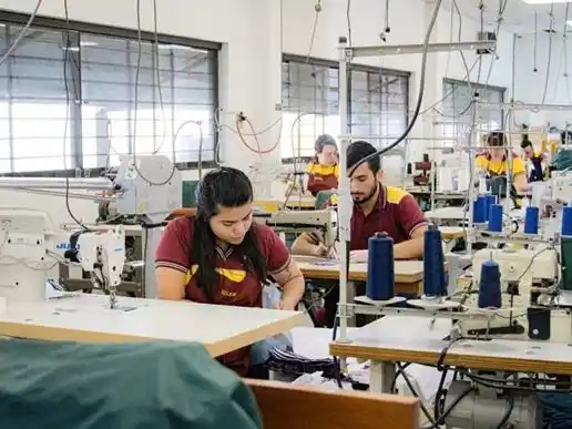 Tecnología de punta y más de 300 m² nuevos impulsan
la producción textil en el Parque Industrial de Formosa