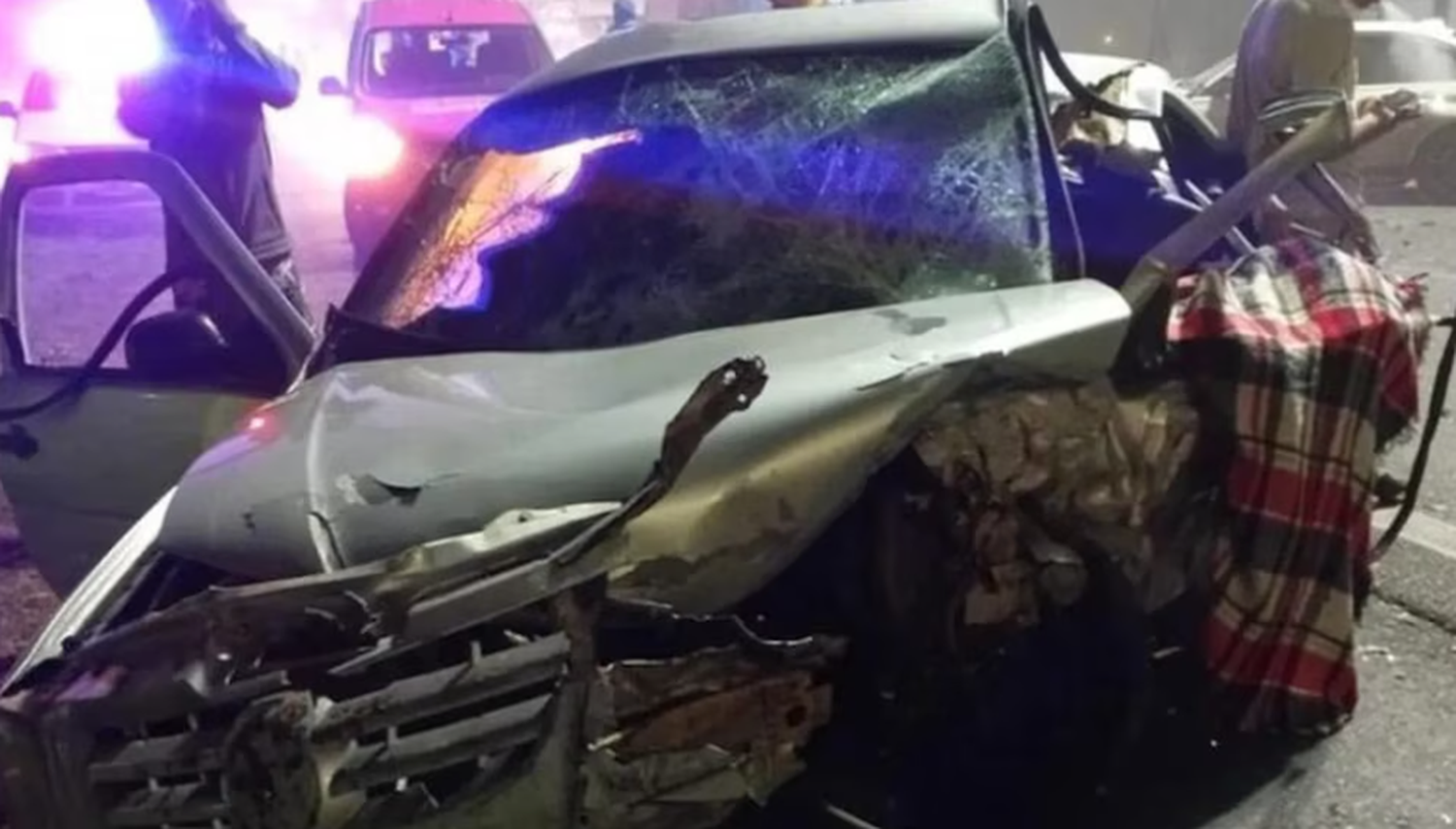 Manejó 17 km borracho y en contramano, chocó de frente contra otro auto y mató al conductor