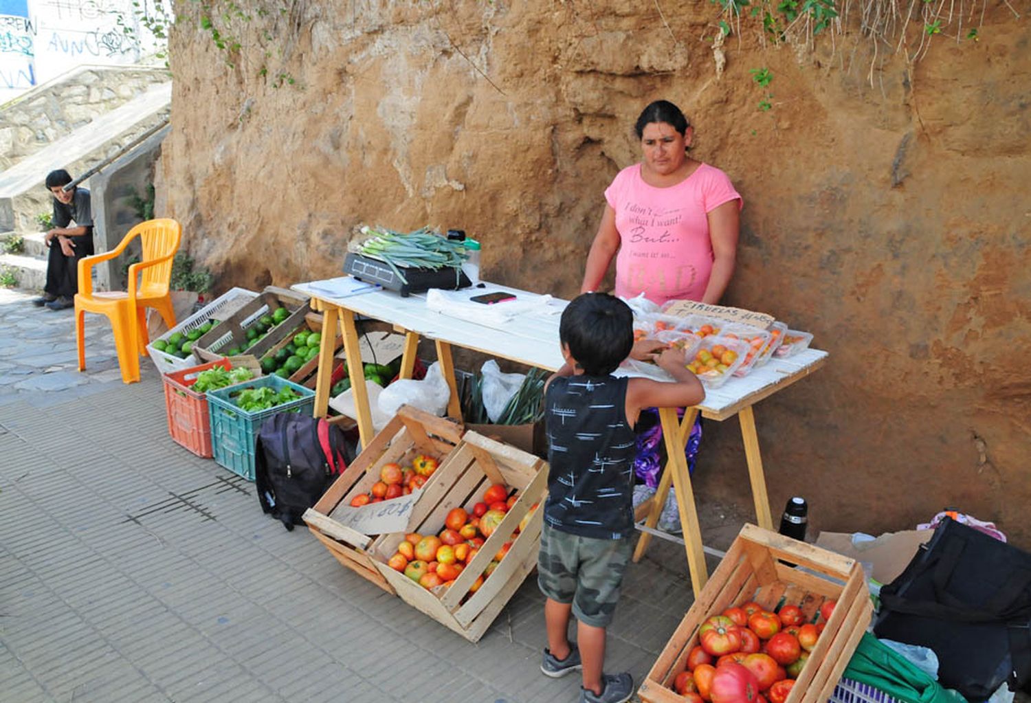 Aunque el camión de la Ctep no llegó, la venta de verduras del Movimiento Evita se realizó con éxito