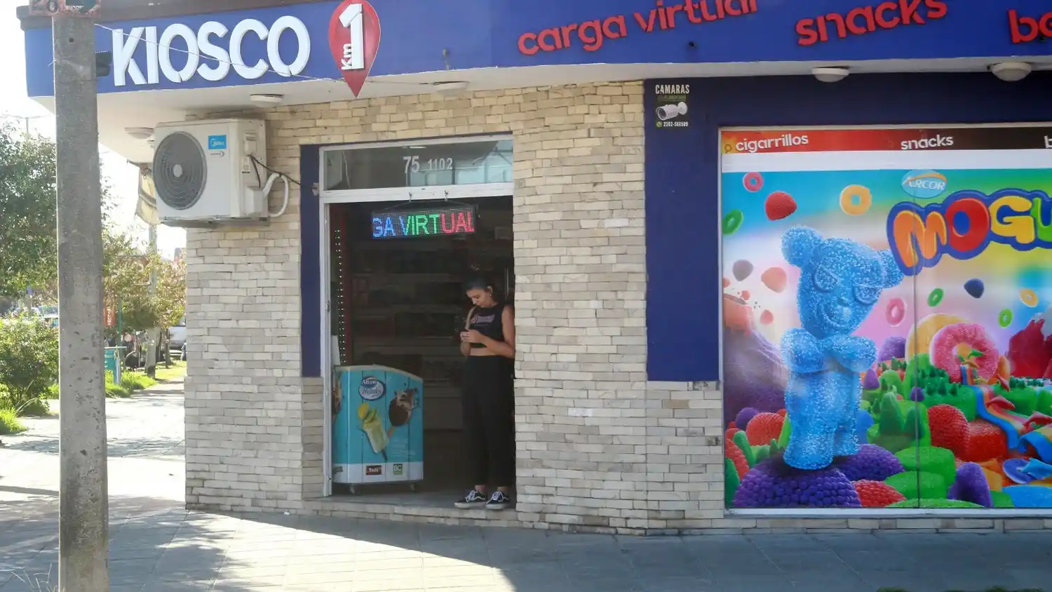 Frente. Del comercio de avenida 75 y 28, donde se cometió el robo el 5 de diciembre de 2024