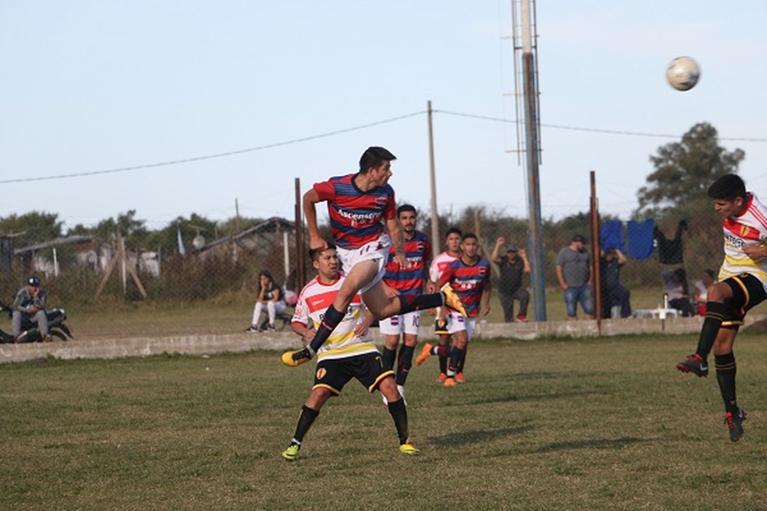 Sud América goleó a Sporting en su vuelta al “Nicolás Marín”.