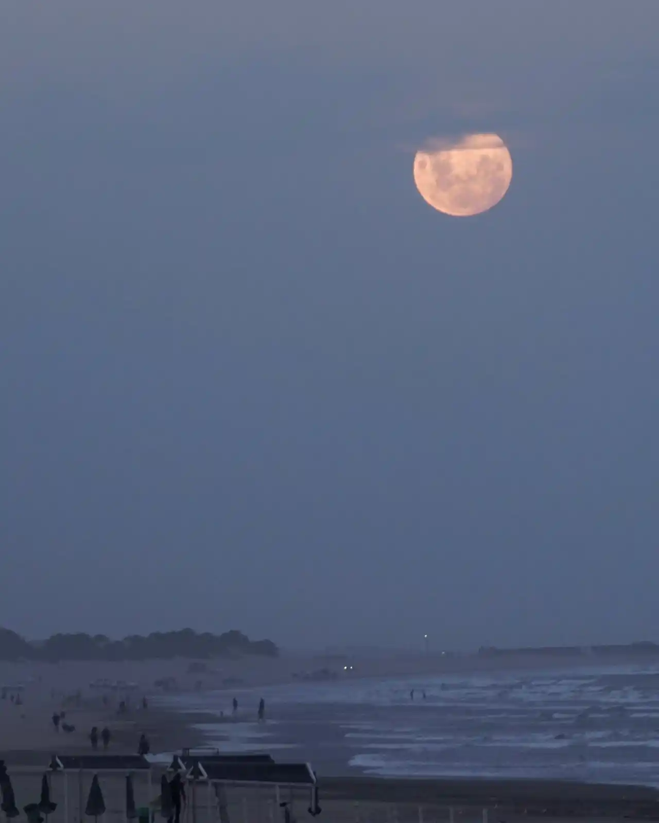 foto luna playa necochea