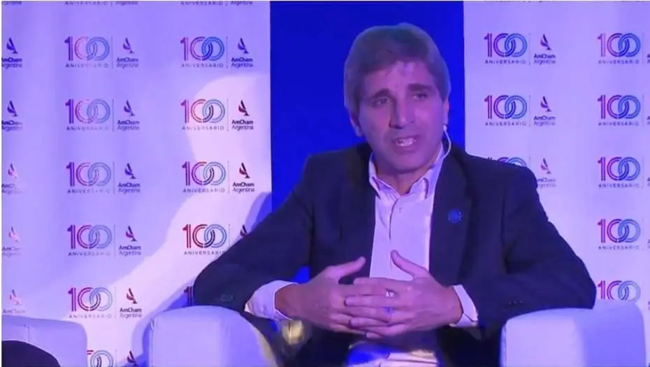 Caputo dijo que acudir al FMI permite dar certidumbre a inversores y mercados