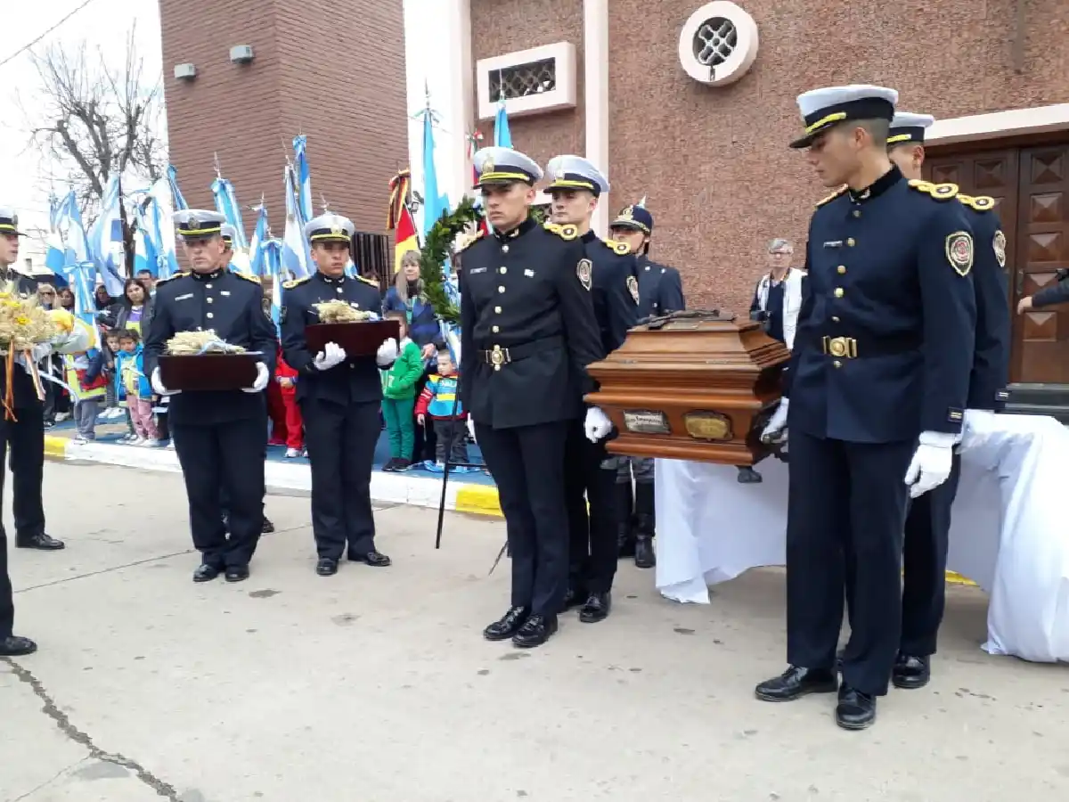 En un emotivo acto,  Brinkmann recibió los restos de su fundador