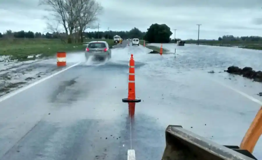 Por las lluvias, hay complicaciones en el tránsito de la Ruta 88