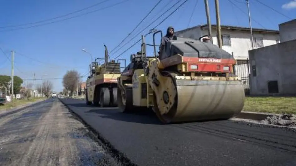 La Municipalidad realiza obras de repavimentación en cuatro barrios en simultáneo