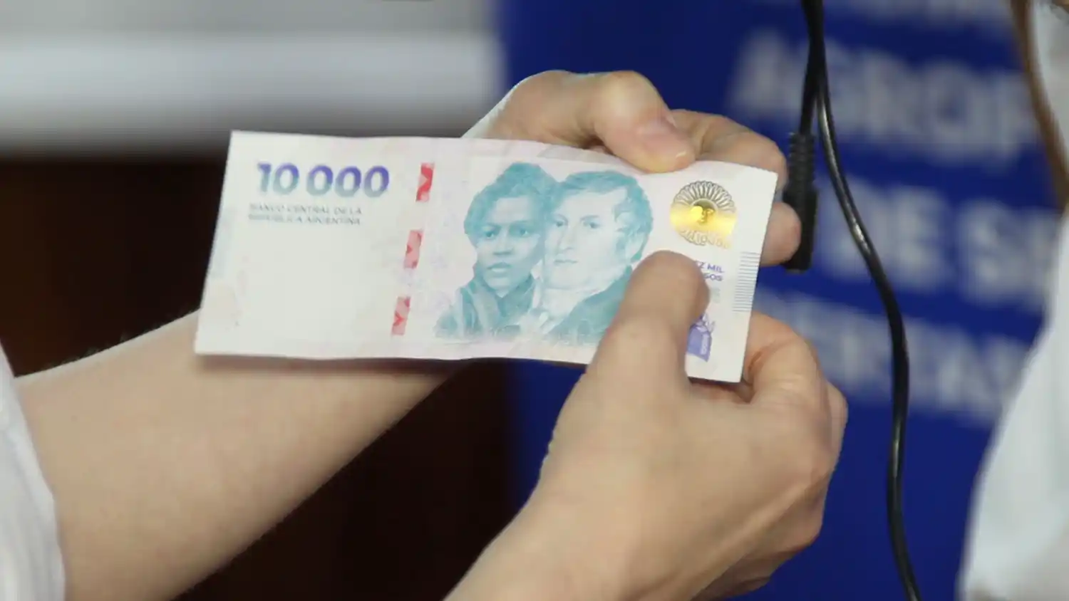 Consejos para detectar billetes falsos