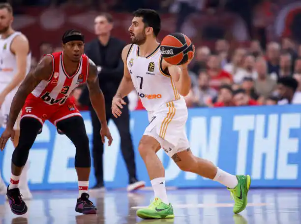Real Madrid, con Campazzo y Deck, superó a Olympiacos