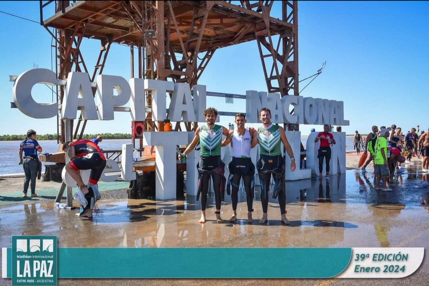 Pablo Denoni, Alexis Taffarel y José Luis Lazo participando de una de las pruebas combinadas de atletismo más exigente en nuestro país.