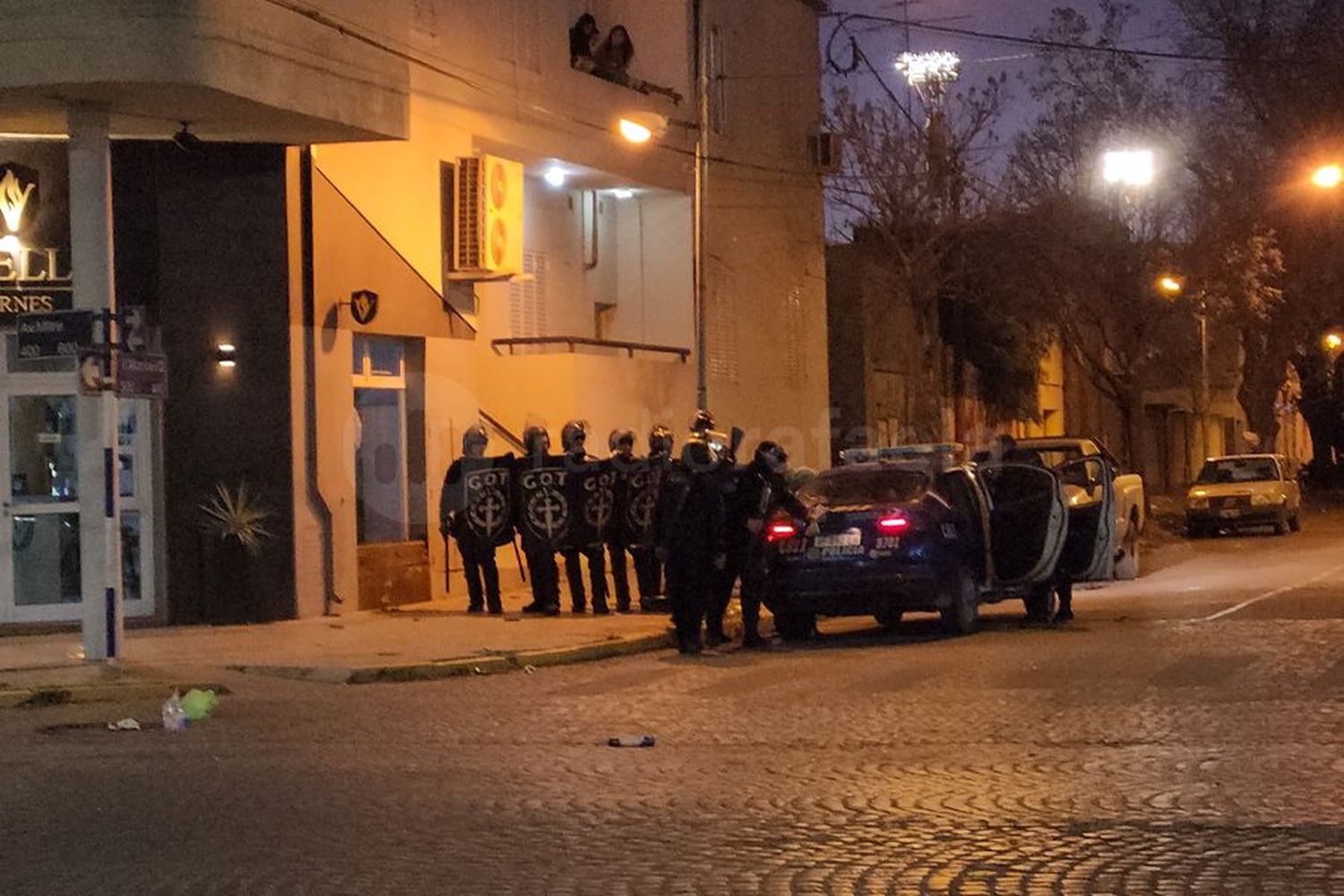 Graves disturbios de los hinchas de Atlético de Rafaela: casi 20 detenidos por los incidentes
