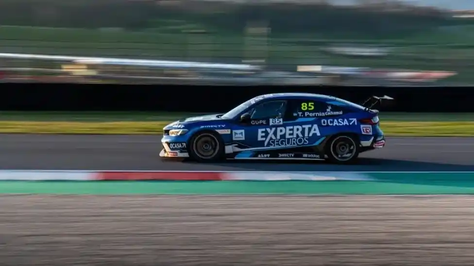 Tiago Pernía compite en Italia.