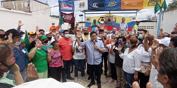 Edgar Zambrano juramenta en Carora comando para Consulta Popular