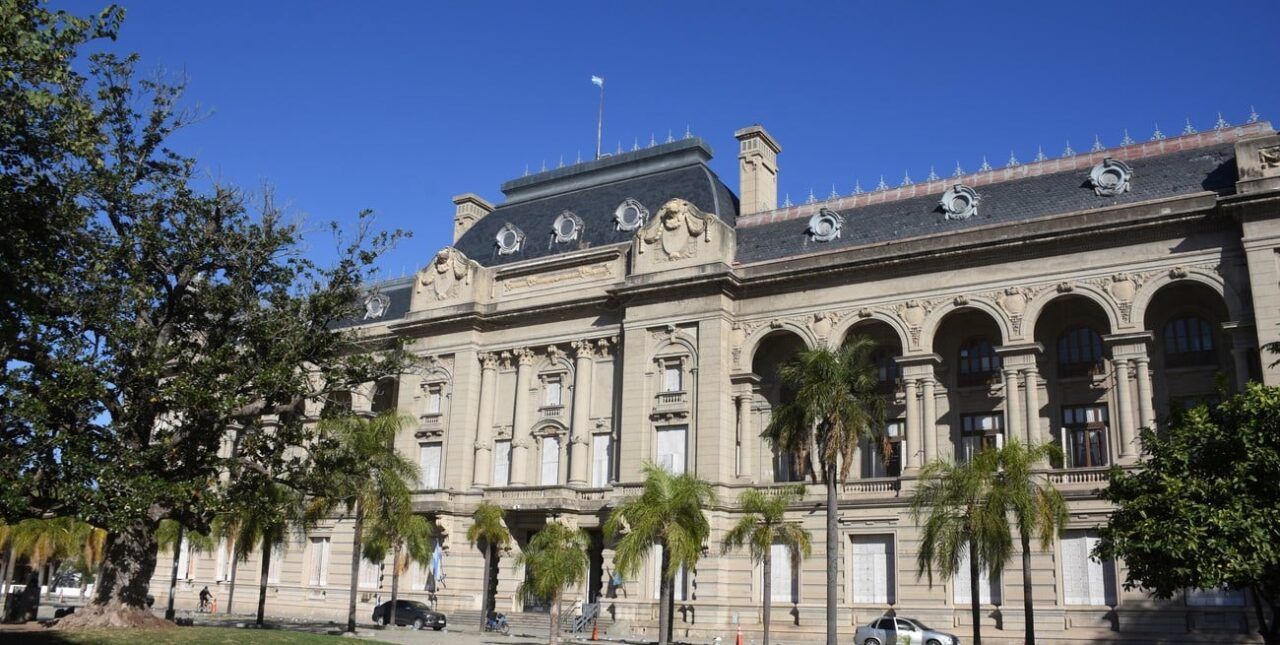 Se reanuda la discusión paritaria de los gremios estatales en Santa Fe
