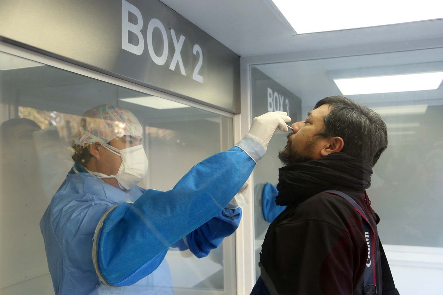 Cifra récord: fallecieron 52 personas y se registraron 2.845 nuevos contagios