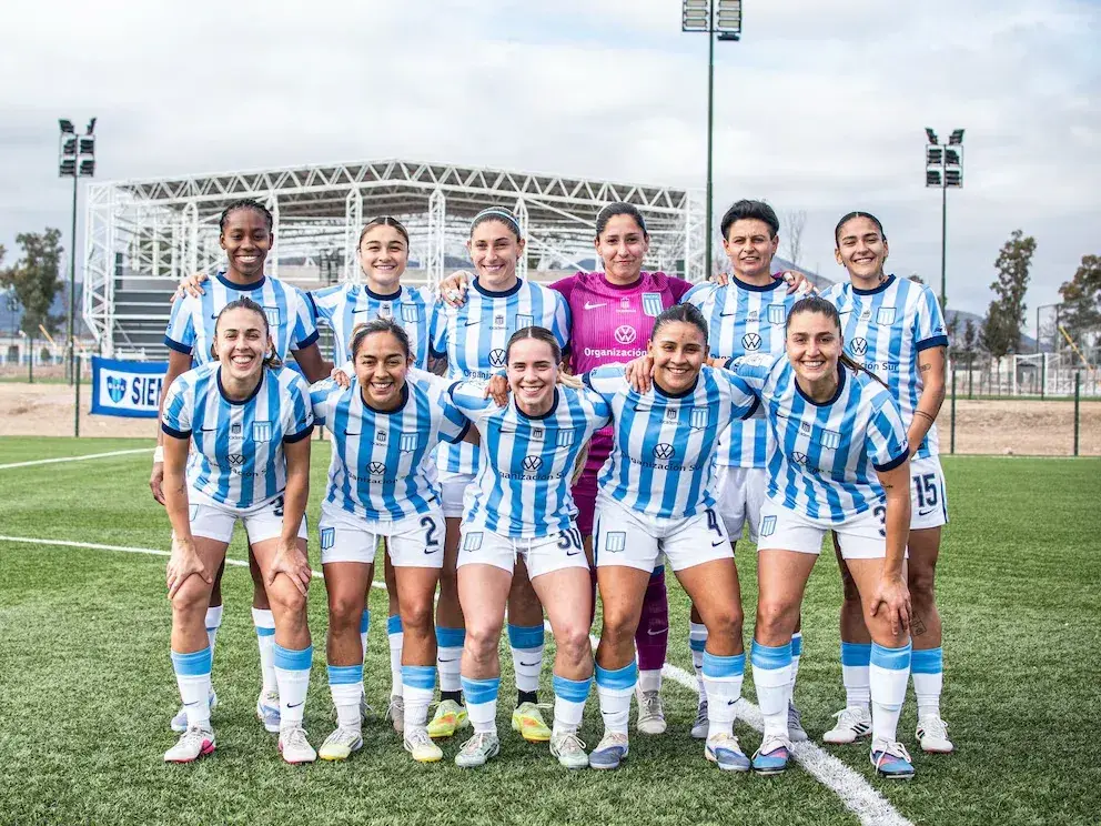 Racing es campeón del Torneo Apertura de fútbol femenino . Foto:@RacingClub