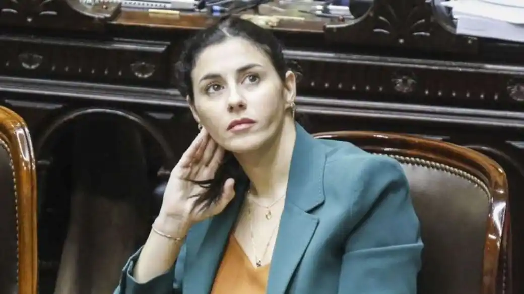 "Cagaron a los militantes y se quedaron con los chorros": feroz crítica de Pagano a Milei en plena interna libertaria