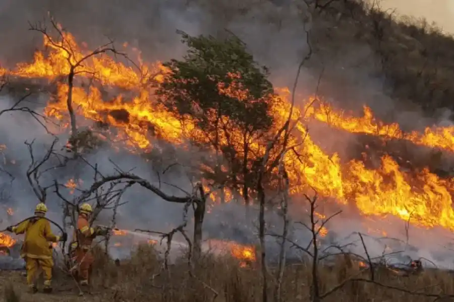 Córdoba busca restaurar los daños causados por los incendios con una millonaria inversión