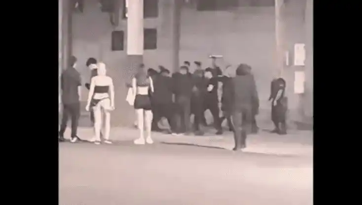 Seis patovicas golpearon a un joven a la salida de un boliche