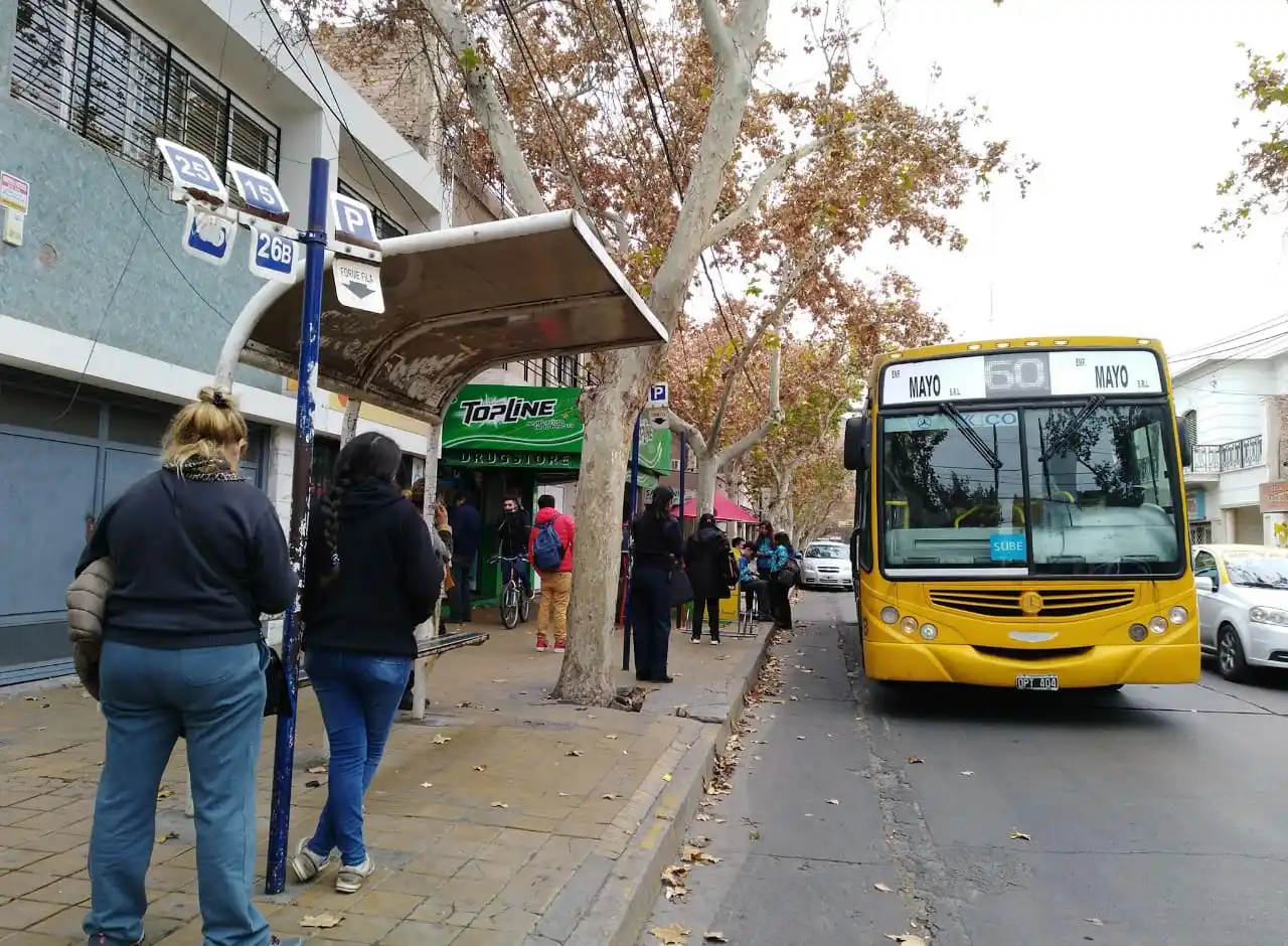 La UTA anunció un paro de transporte por 24 horas en todo el país en reclamo de aumento salarial