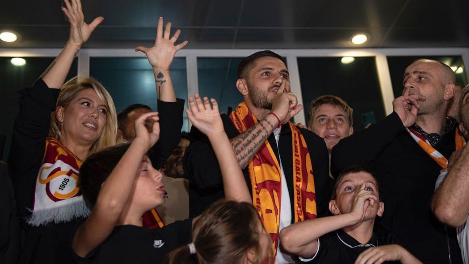 Mauro Icardi tuvo una presentación de lujo en el club de Turquía